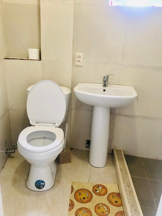 Hotel Rozmarin Нouse Makhinjauri à Batoumi Extérieur photo